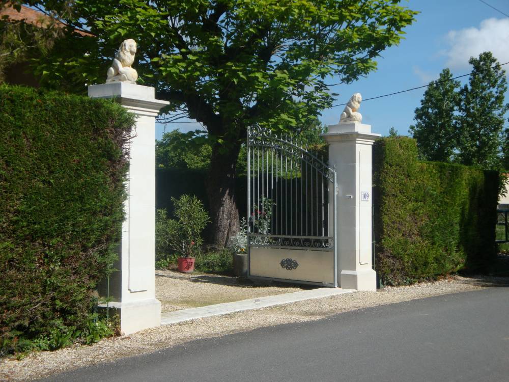 Portail et statues